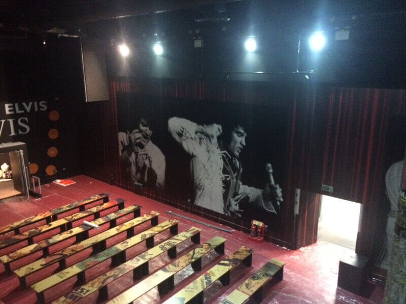 Camstage readies screen for Elvis in England